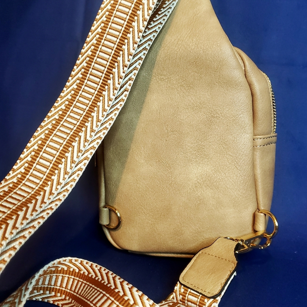 Backpack - Picture 4 of 6